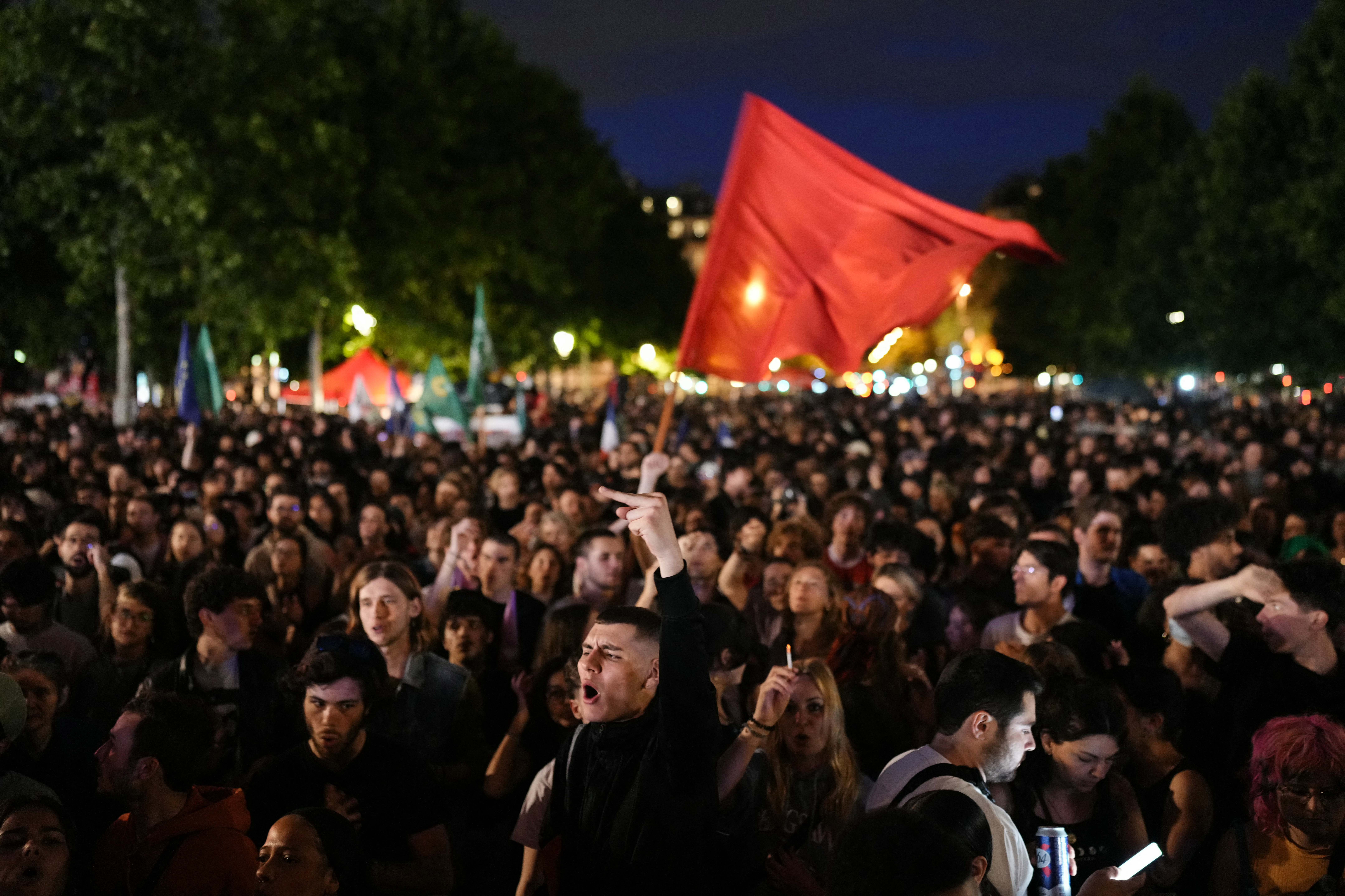 Francia está en una semana decisiva con la extrema derecha “a las puertas del poder”