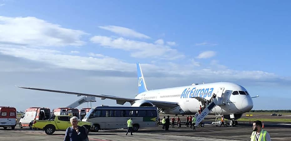 Boeing de Air Europa aterriza en Brasil tras turbulencias que dejan decenas de heridos