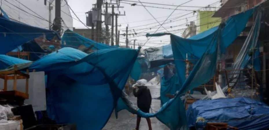 Huracán Beryl deja vastas zonas inundadas y miles de personas sin electricidad en Jamaica