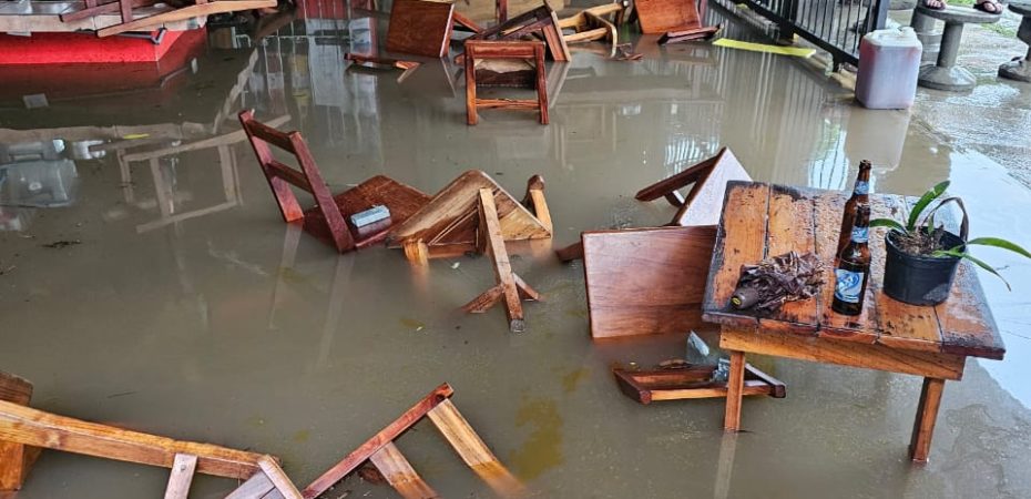 CNE reporta 137 emergencias por inundación tras las lluvias de este martes